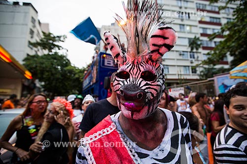  Folião no desfile do bloco de carnaval de rua Banda da Sá Ferreira  - Rio de Janeiro - Rio de Janeiro (RJ) - Brasil