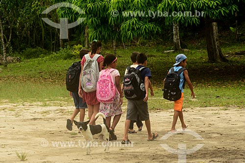  Crianças em escola da Comunidade Curupira - Saco do Mamanguá  - Paraty - Rio de Janeiro (RJ) - Brasil