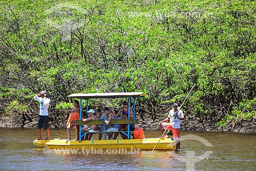  Passeio de barco no Rio Tatuamunha - área do Projeto Peixe-boi - Rota Ecológica de Alagoas  - Porto de Pedras - Alagoas (AL) - Brasil