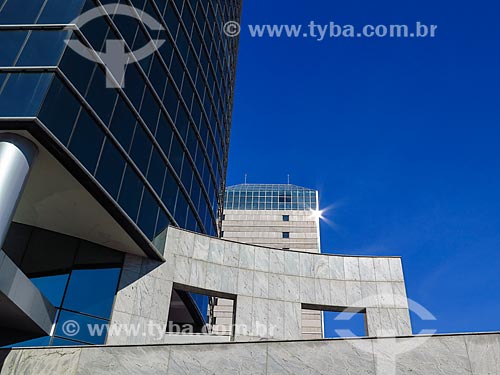  Fachada de prédio na cidade de Porto Alegre  - Porto Alegre - Rio Grande do Sul (RS) - Brasil