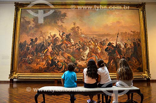  Crianças observando o quadro Batalha dos Guararapes - por Victor Meirelles - no Museu Nacional de Belas Artes
  - Rio de Janeiro - Rio de Janeiro (RJ) - Brasil