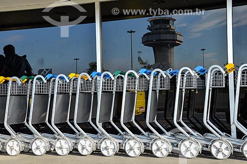  Carrinhos para bagagem no Aeroporto Internacional Antônio Carlos Jobim  - Rio de Janeiro - Rio de Janeiro (RJ) - Brasil