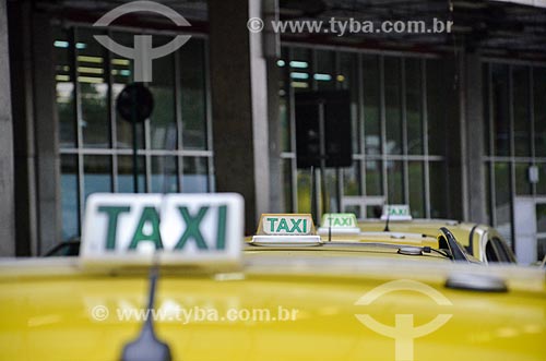 Detalhe de táxi na área externa do Aeroporto Internacional Antônio Carlos Jobim  - Rio de Janeiro - Rio de Janeiro (RJ) - Brasil