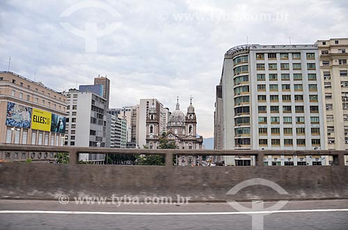  Vista da Igreja de Nossa Senhora da Candelária a partir do Elevado da Perimetral  - Rio de Janeiro - Rio de Janeiro (RJ) - Brasil