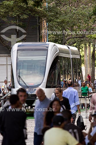  Vagão do veículo leve sobre trilhos em exposição na Cinelândia  - Rio de Janeiro - Rio de Janeiro (RJ) - Brasil