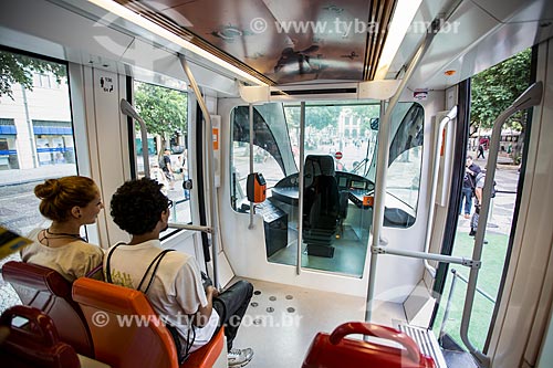  Interior do vagão do veículo leve sobre trilhos em exposição na Cinelândia  - Rio de Janeiro - Rio de Janeiro (RJ) - Brasil