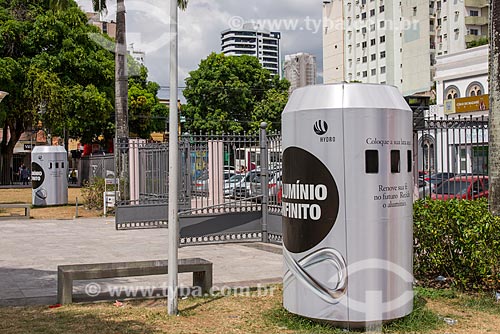 Lixeira em forma de lata de alumínio  - Belém - Pará (PA) - Brasil