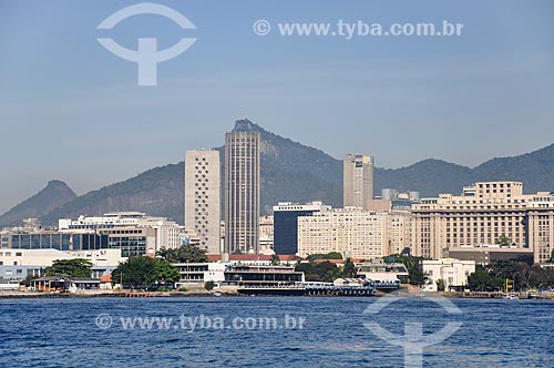  Vista da Estação Hidroviária da Praça XV com prédios do centro do Rio de Janeiro ao fundo a partir da Baía de Guanabara  - Rio de Janeiro - Rio de Janeiro (RJ) - Brasil