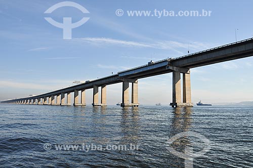  Vista da Ponte Rio-Niterói (1974) a partir da Baía de Guanabara  - Rio de Janeiro - Rio de Janeiro (RJ) - Brasil