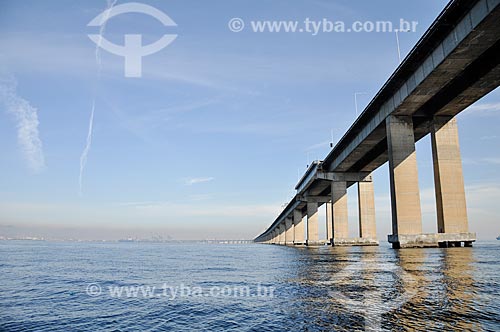  Vista da Ponte Rio-Niterói (1974) a partir da Baía de Guanabara  - Rio de Janeiro - Rio de Janeiro (RJ) - Brasil