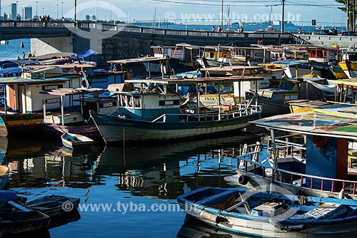  Barcos no píer do Quadrado da Urca com a ponte da Avenida Portugal ao fundo  - Rio de Janeiro - Rio de Janeiro (RJ) - Brasil