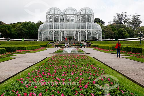  Jardim Botânico de Curitiba (Jardim Botânico Francisca Maria Garfunkel Rischbieter) com a estufa ao fundo  - Curitiba - Paraná (PR) - Brasil