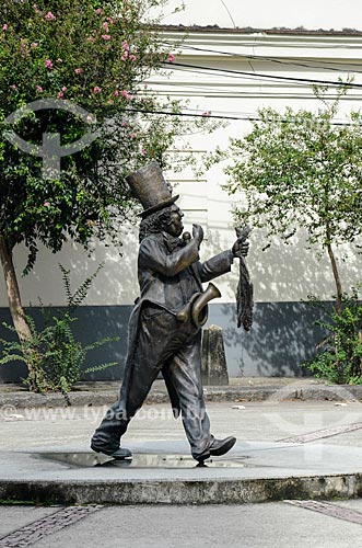  Estátua do apresentador de TV Chacrinha na Rua General Garzon  - Rio de Janeiro - Rio de Janeiro (RJ) - Brasil
