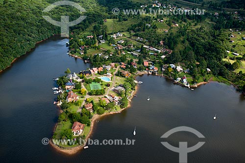  Foto aérea de casas próximo à Barragem do Salto  - São Francisco de Paula - Rio Grande do Sul (RS) - Brasil