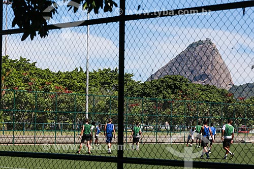 Campo de futebol do Aterro do Flamengo com o Pão de Açúcar ao fundo  - Rio de Janeiro - Rio de Janeiro (RJ) - Brasil