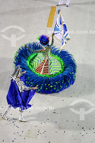  Desfile do Grêmio Recreativo Escola de Samba Caprichosos de Pilares - Casal de Mestre-sala e Porta-Bandeira - Enredo 2015 - Na minha mão é mais barato  - Rio de Janeiro - Rio de Janeiro (RJ) - Brasil