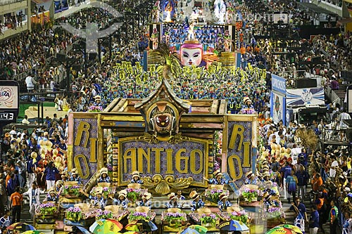  Desfile do Grêmio Recreativo Escola de Samba Caprichosos de Pilares - Carro alegórico - Enredo 2015 - Na minha mão é mais barato  - Rio de Janeiro - Rio de Janeiro (RJ) - Brasil