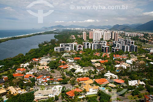  Vista de cima de casas e condomínios residenciais  - Rio de Janeiro - Rio de Janeiro (RJ) - Brasil