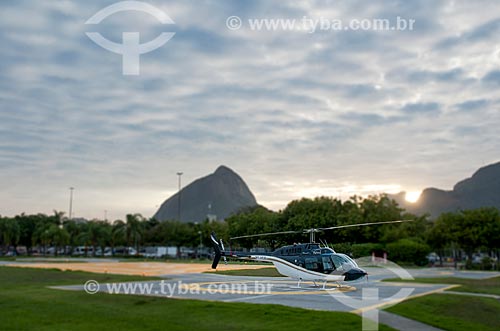  Helicóptero no Heliponto da Cidade do Rio de Janeiro às margens da Lagoa Rodrigo de Freitas  - Rio de Janeiro - Rio de Janeiro (RJ) - Brasil