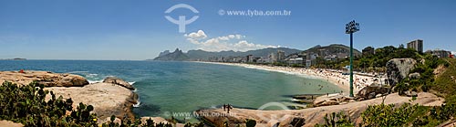  Pedra do Arpoador com a Praia de Ipanema, Morro Dois Irmãos e a Pedra da Gávea ao fundo  - Rio de Janeiro - Rio de Janeiro (RJ) - Brasil