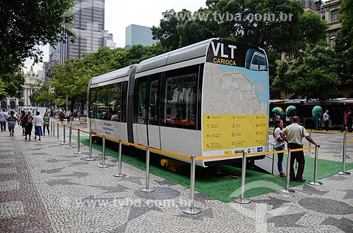  Vagão do veículo leve sobre trilhos em exposição na Cinelândia  - Rio de Janeiro - Rio de Janeiro (RJ) - Brasil