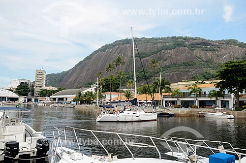 Barcos no Iate Clube do Rio de Janeiro com o Morro da Urca ao fundo  - Rio de Janeiro - Rio de Janeiro (RJ) - Brasil