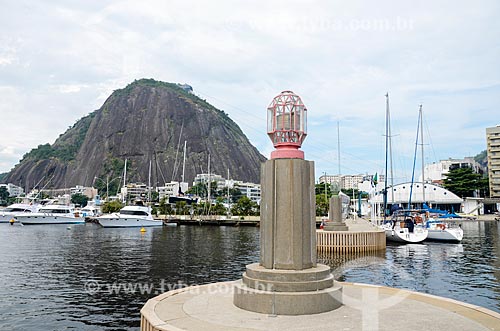  Farol e barcos no Iate Clube do Rio de Janeiro com o Pão de Açúcar ao fundo  - Rio de Janeiro - Rio de Janeiro (RJ) - Brasil