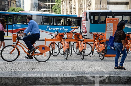  Bicicletas públicas - para aluguel - próximo à Igreja de Nossa Senhora da Candelária  - Rio de Janeiro - Rio de Janeiro (RJ) - Brasil