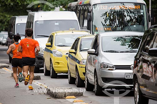  Engarrafamento com corredores na ciclovia da Rua Francisco Otaviano  - Rio de Janeiro - Rio de Janeiro (RJ) - Brasil