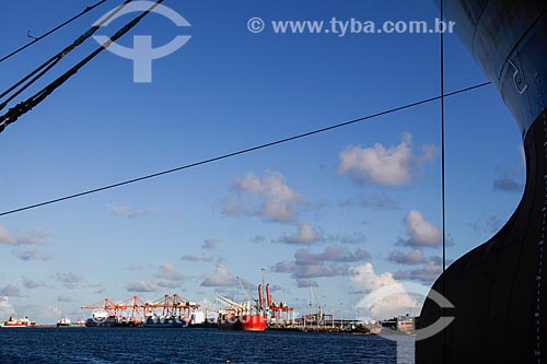  Navio petroleiro Dragão do Mar no Estaleiro Atlântico Sul com o Complexo Portuário de Suape ao fundo  - Ipojuca - Pernambuco (PE) - Brasil