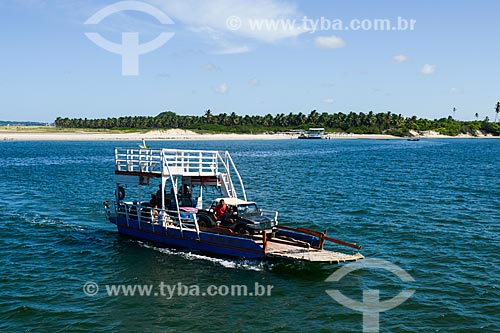  Travessia de balsa entre Barra do Cunhaú e Baía Formosa  - Tibau do Sul - Rio Grande do Norte (RN) - Brasil