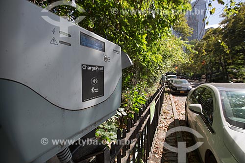  Ponto de abastecimento para veículos elétricos no Central Park  - Cidade de Nova Iorque - Nova Iorque - Estados Unidos
