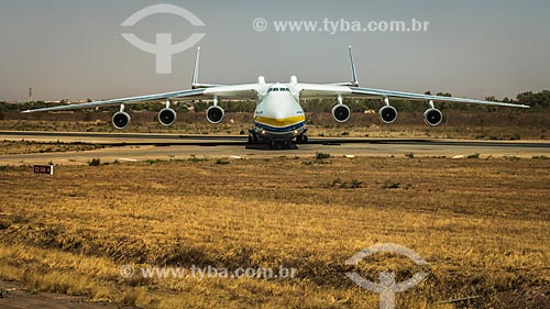  An-225 Mriya - maior avião de carga do mundo - no Aeroporto Internacional de Ouagadougou  - Ouagadougou - Província de Kadiogo - Burkina Faso