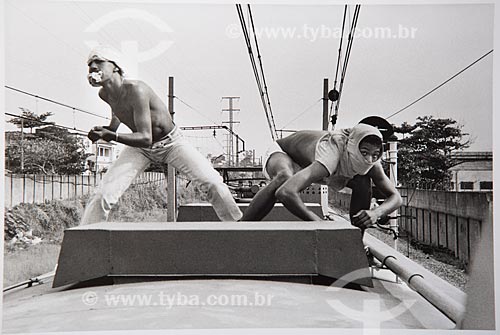  Surfistas de trem - trem do ramal de Japeri  - Rio de Janeiro - Rio de Janeiro (RJ) - Brasil