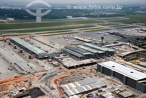  Foto aérea durante as obras de ampliação do Aeroporto Internacional de São Paulo-Guarulhos Governador André Franco Montoro  - Guarulhos - São Paulo (SP) - Brasil