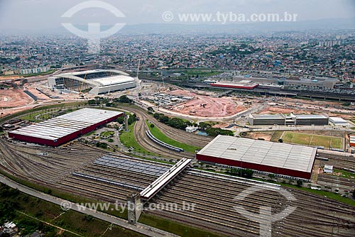  Foto aérea do pátio de manutenção Itaquera do Metrô de São Paulo com a Arena Corinthians à esquerda  - São Paulo - São Paulo (SP) - Brasil