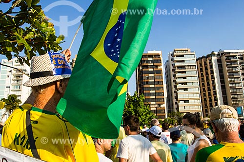  Idosos em manifestação contra a corrupção e pelo Impeachment para Presidenta Dilma Rousseff na Avenida Beira Mar Norte  - Florianópolis - Santa Catarina (SC) - Brasil