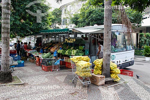  Varejão Volante - Ônibus utilizado como feira livre itinerante  - Rio de Janeiro - Rio de Janeiro (RJ) - Brasil