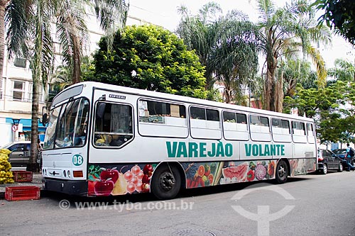  Varejão Volante - Ônibus utilizado como feira livre itinerante  - Rio de Janeiro - Rio de Janeiro (RJ) - Brasil