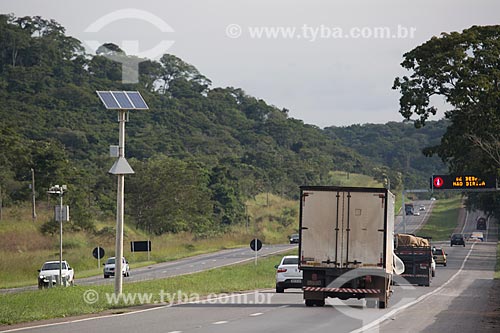  Painel solar fotovoltaico na Rodovia BR-060 no Km 123 - próximo à cidade de Goiânia  - Goiânia - Goiás (GO) - Brasil