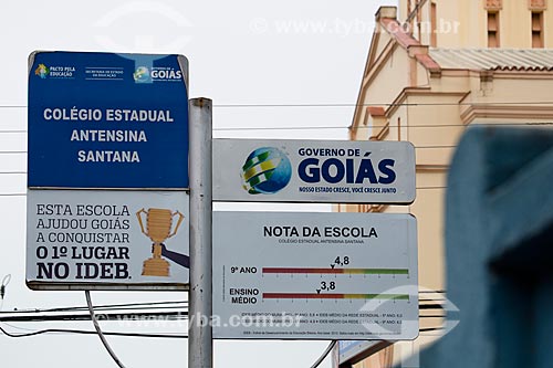  Placa comemorativa ao 1º lugar no Índice de Desenvolvimento da Educação Básica (IDEB) no Colégio Estadual Antensina Santana  - Anápolis - Goiás (GO) - Brasil