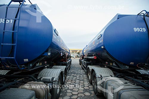  Caminhões-tanque para transporte de material químico no Distrito Agroindustrial de Anápolis  - Anápolis - Goiás (GO) - Brasil
