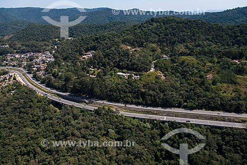  Trecho da Rodovia Fernão Dias (BR-381) na Serra da Cantareira  - São Paulo - São Paulo (SP) - Brasil