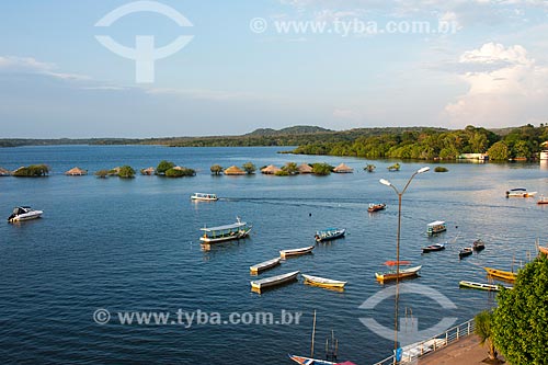  Vista de cima de barcos ancorados na orla da Ilha do Amor  - Santarém - Pará (PA) - Brasil