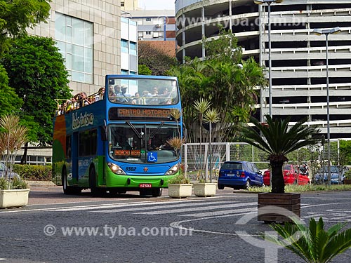  Ônibus de Turismo no centro histórico  - Porto Alegre - Rio Grande do Sul (RS) - Brasil