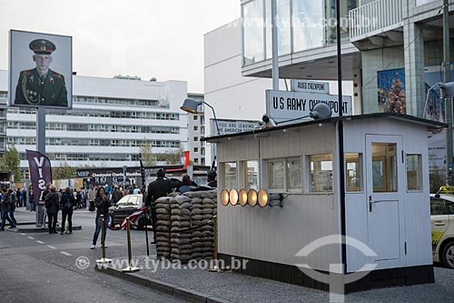  Checkpoint Charlie - posto militar entre a Alemanha Ocidental e a Alemanha Oriental durante a Guerra Fria  - Berlim - Berlim - Alemanha