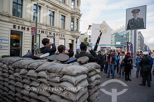  Checkpoint Charlie - posto militar entre a Alemanha Ocidental e a Alemanha Oriental durante a Guerra Fria  - Berlim - Berlim - Alemanha