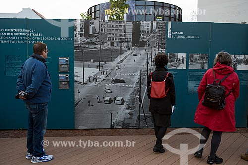  Exposição a céu aberto sobre a Guerra fria próximo ao Checkpoint Charlie  - Berlim - Berlim - Alemanha
