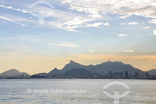  Vista da Baía de Guanabara com o Cristo Redentor ao fundo  - Rio de Janeiro - Rio de Janeiro (RJ) - Brasil