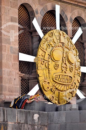  Representação do deus-sol durante o Inti Raymi - festival religioso da civilização Inca em homenagem a Inti, o deus-sol, que marca o solstício de inverno  - Cusco - Departamento de Cusco - Peru